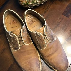 Mens Johnston & Murphy tan tie-up shoes. Size 9.5